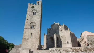 Esplora il Tempio di Segesta e il borgo medievale di Erice