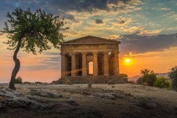 Segesta, il parco archeologico, il tempio e il teatro