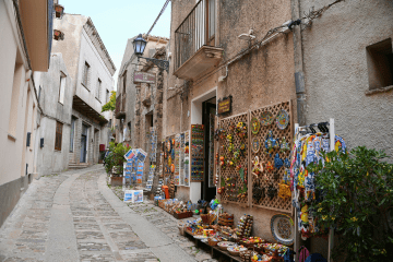 Dove si trova Erice: il borgo tra le nuvole da scoprire con calma