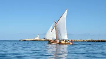 Giri in barca a vela storica nella costa Trapanese