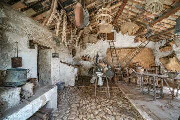 Grotta Mangiapane: un viaggio nel tempo a due passi da San Vito lo Capo - 2