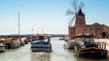 Scopri le incantevoli Saline di Marsala e l'isola di Mothia