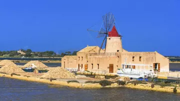 Scopri le incantevoli Saline di Marsala e l'isola di Mothia